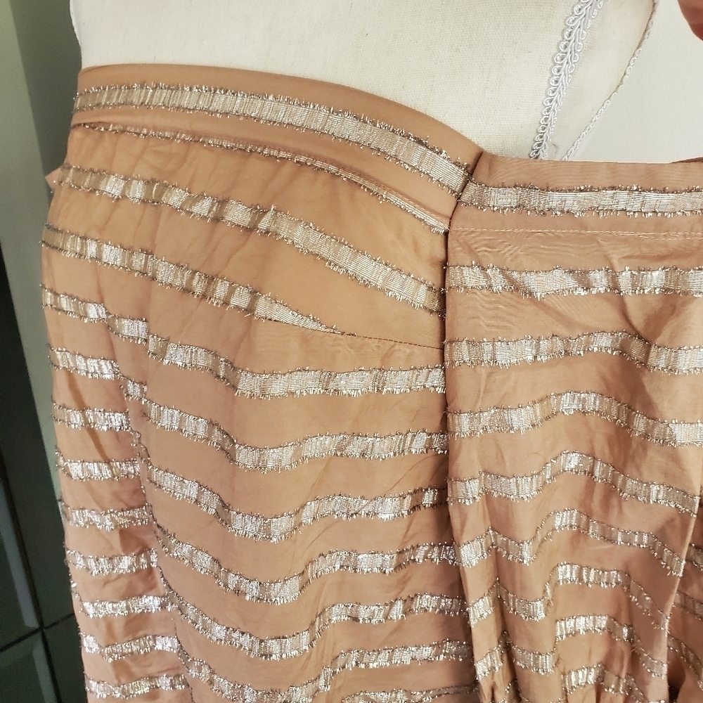 1. State Off-Shoulder Taupe Shell Metallic Top - Picture 4 of 9
